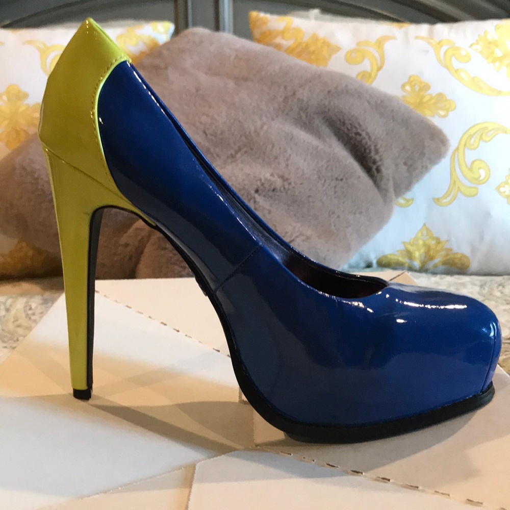 Vera Wang platform heels